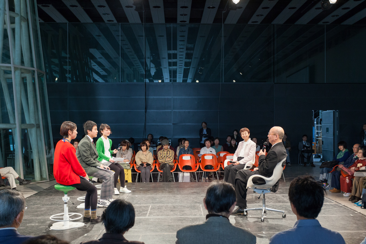 写真 新館長就任記念トークイベント「フォロワーシップの時代」（要約筆記つき）